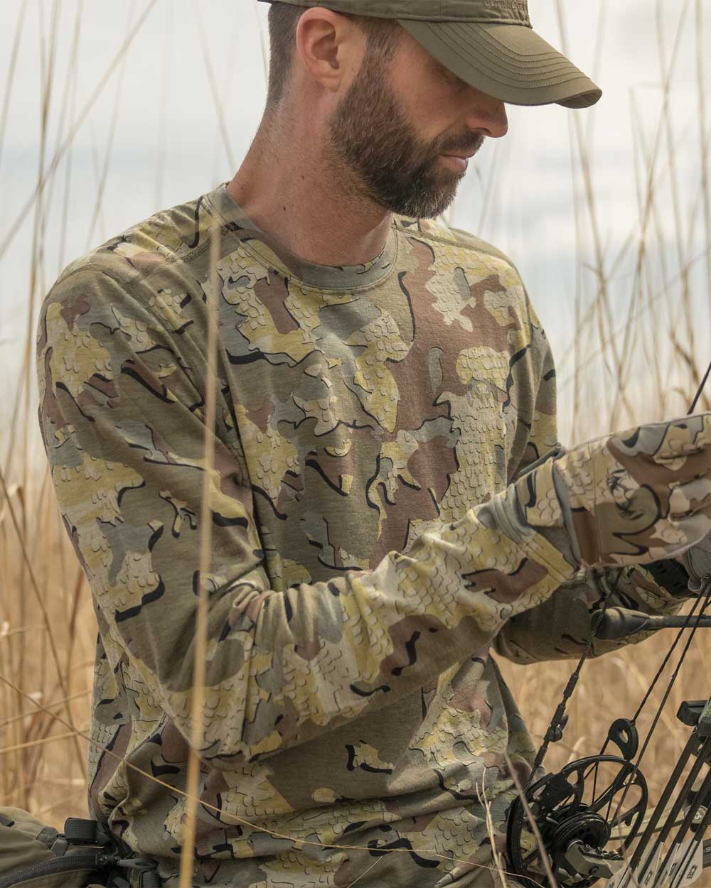 ULTRA Merino 120 LT LS Crew-T | Bone - Image 5